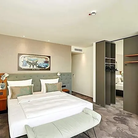 Hotel One 3*
