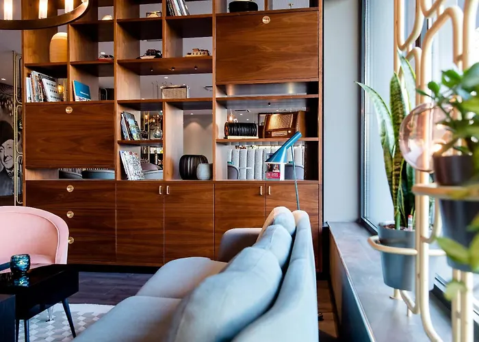 埃森1号汽车旅店 3*